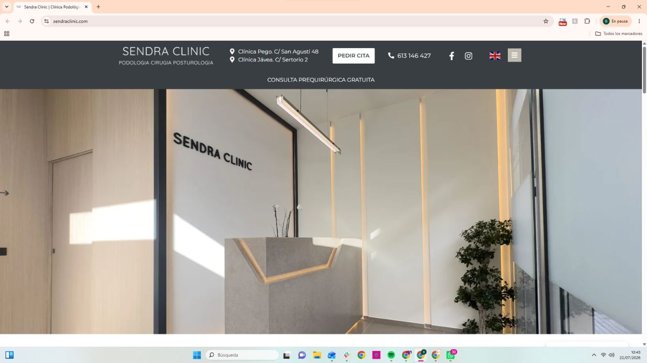 Recepción moderna de Sendra Clinic, clínica de podología y cirugía en Pego y Jávea