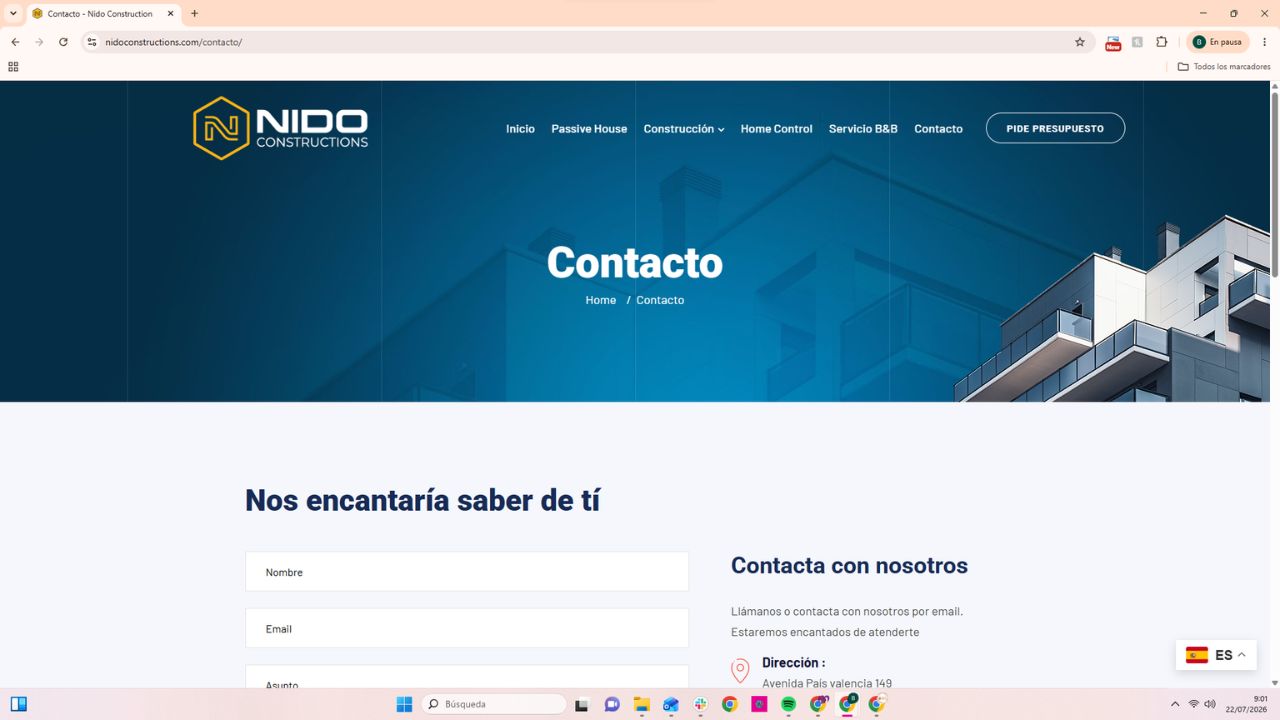 Página de contacto de Nido Constructions con formulario y dirección en Avenida País Valencia 149
