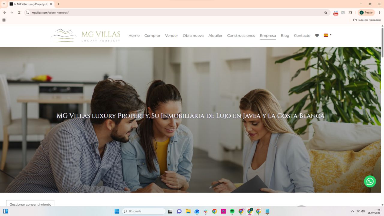 Agentes inmobiliarios de lujo asesorando a clientes en Javea y Costa Blanca - MG Villas Luxury Property