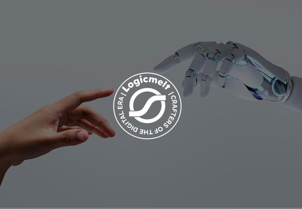 Mano humana y mano robótica casi tocándose con logo Logicmelt, crafters of the digital era