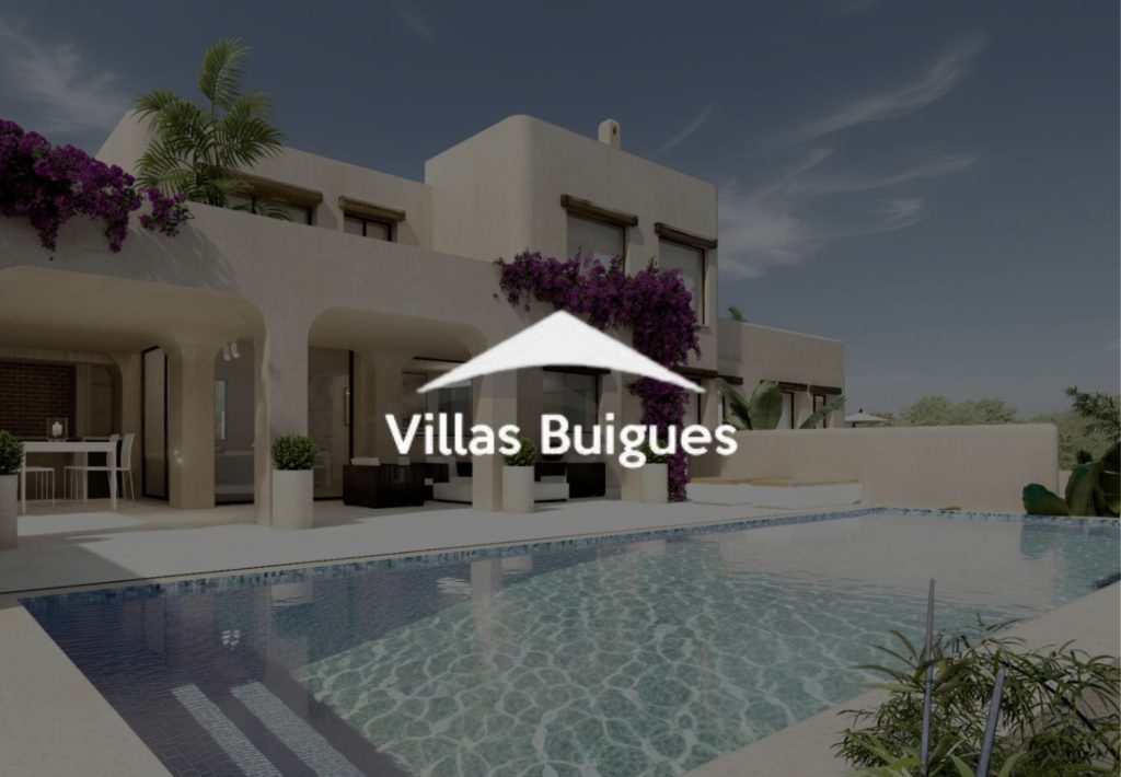 Villa de lujo con piscina y buganvillas en flor, logotipo Villas Buigues, promoción inmobiliaria en la Costa Blanca